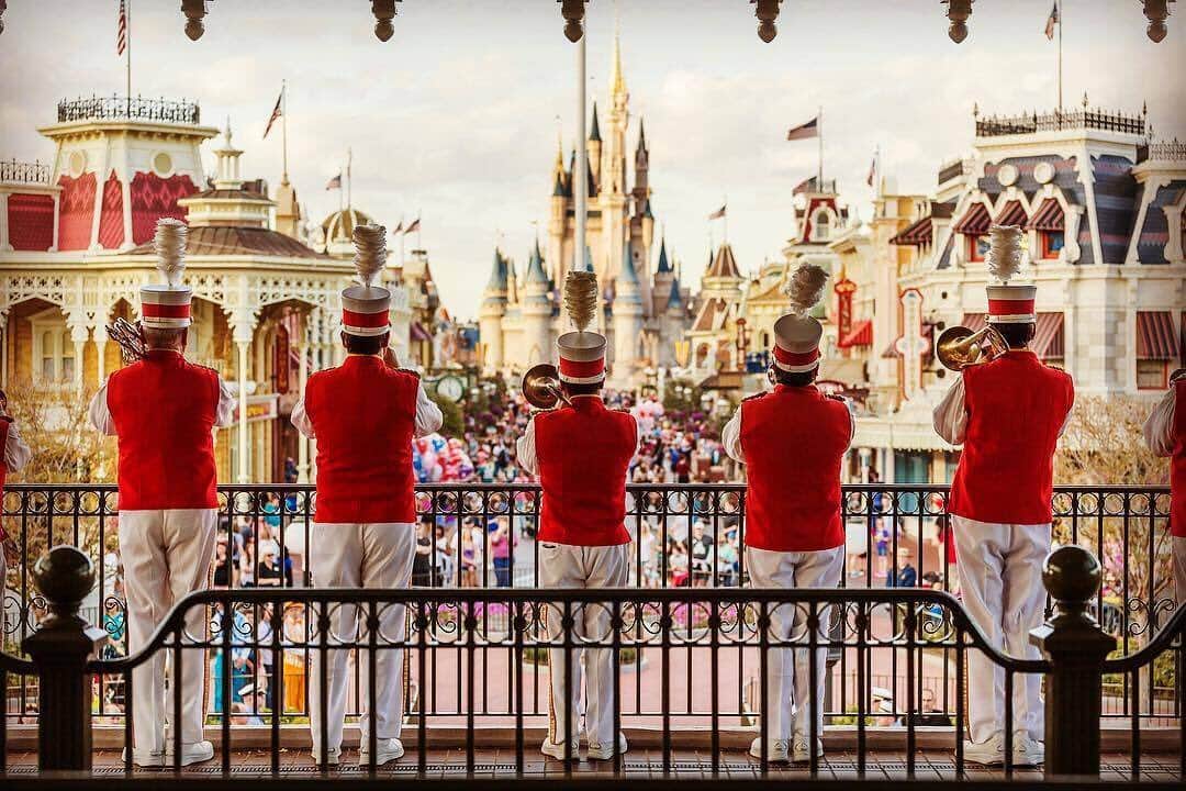 Walt Disney Worldのインスタグラム：「This #MemorialDay we honor those who sacrificed all in service to our country. (📷: @d.meneses_photo)」