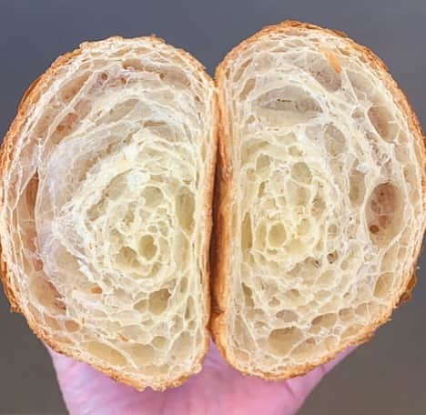 DOMINIQUE ANSEL BAKERYさんのインスタグラム写真 - (DOMINIQUE ANSEL BAKERYInstagram)「It’s not about learning to make one perfect croissant. It’s about the dedication to wake up every morning and make it well day after day. You wake up, you begin again. #🥐」5月28日 1時39分 - dominiqueansel