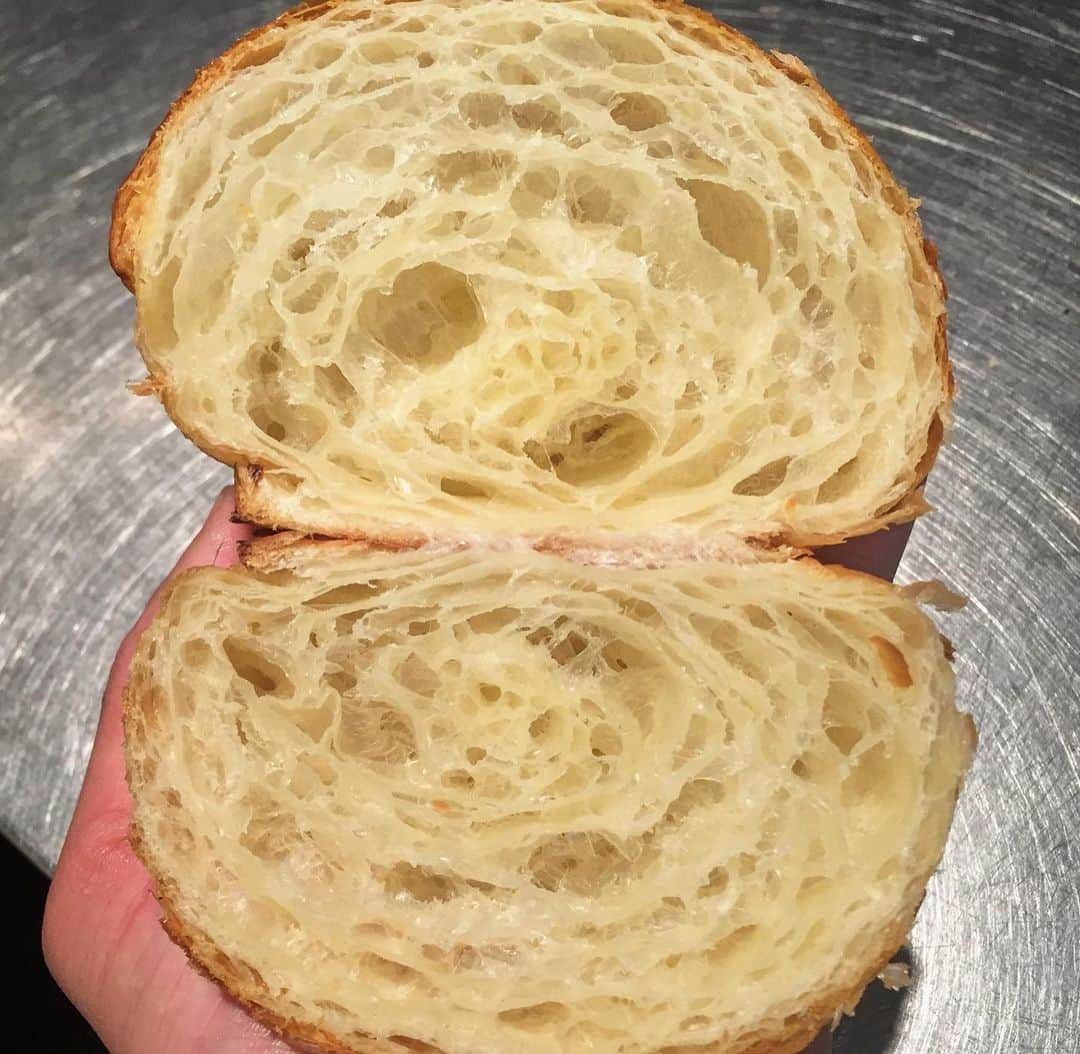 DOMINIQUE ANSEL BAKERYさんのインスタグラム写真 - (DOMINIQUE ANSEL BAKERYInstagram)「It’s not about learning to make one perfect croissant. It’s about the dedication to wake up every morning and make it well day after day. You wake up, you begin again. #🥐」5月28日 1時39分 - dominiqueansel