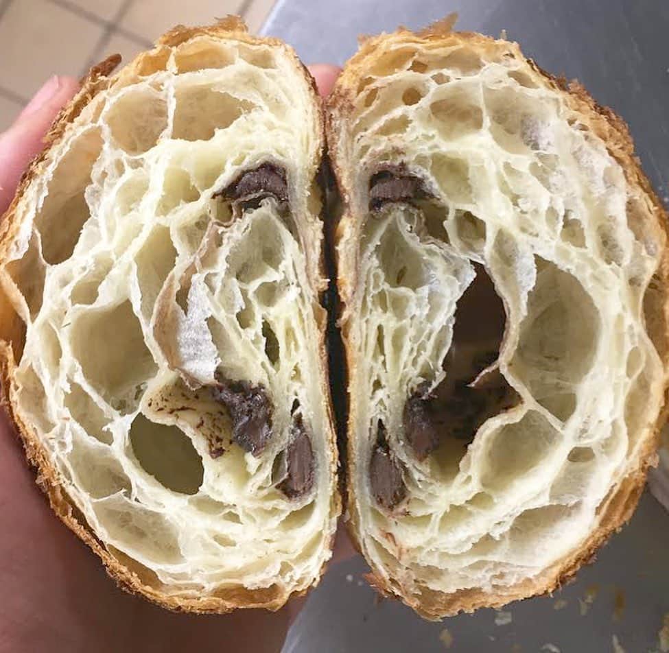 DOMINIQUE ANSEL BAKERYさんのインスタグラム写真 - (DOMINIQUE ANSEL BAKERYInstagram)「It’s not about learning to make one perfect croissant. It’s about the dedication to wake up every morning and make it well day after day. You wake up, you begin again. #🥐」5月28日 1時39分 - dominiqueansel