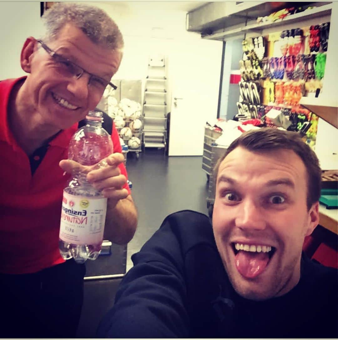 ケヴィン・グロスクロイツのインスタグラム：「Viel Erfolg später @vfb  Gibt alles für die Fans und @meuschi1893 denn diese Menschen haben es sich verdient 💯 Vollgas 💪🏻👊🏻」