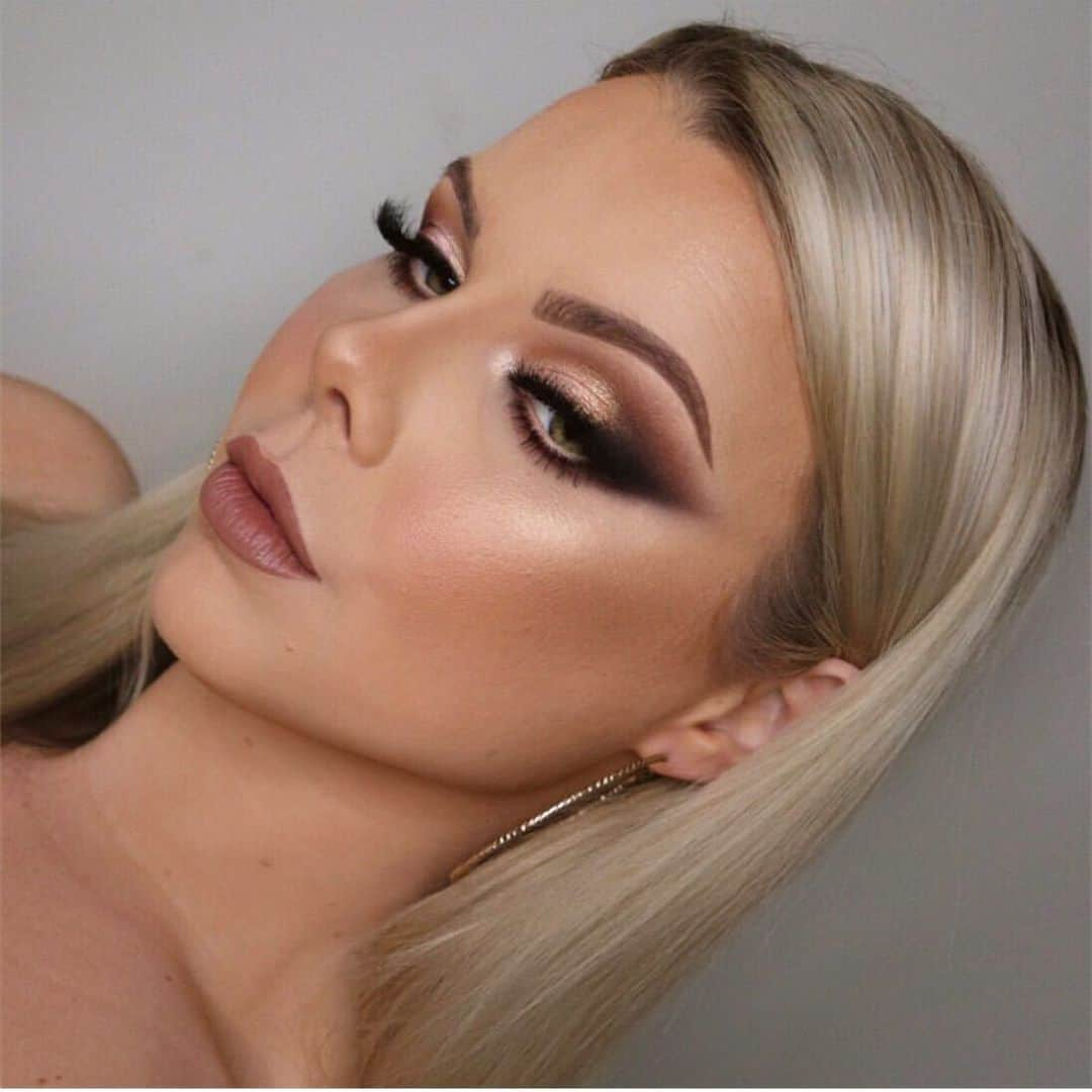 Anastasia Beverly Hillsさんのインスタグラム写真 - (Anastasia Beverly HillsInstagram)「@brittanyivery love the look ❤️using #abhloose pigment :icy;crystal,desert 💫#softglampalette 💫#loosehightlighter - so Hollywood 💫#abhlipstick -coconut 💫#abhbrowpowder -soft brown #anastasiasoare #anastasiabeverlyhills #anastasiabrows」5月28日 1時47分 - anastasiabeverlyhills