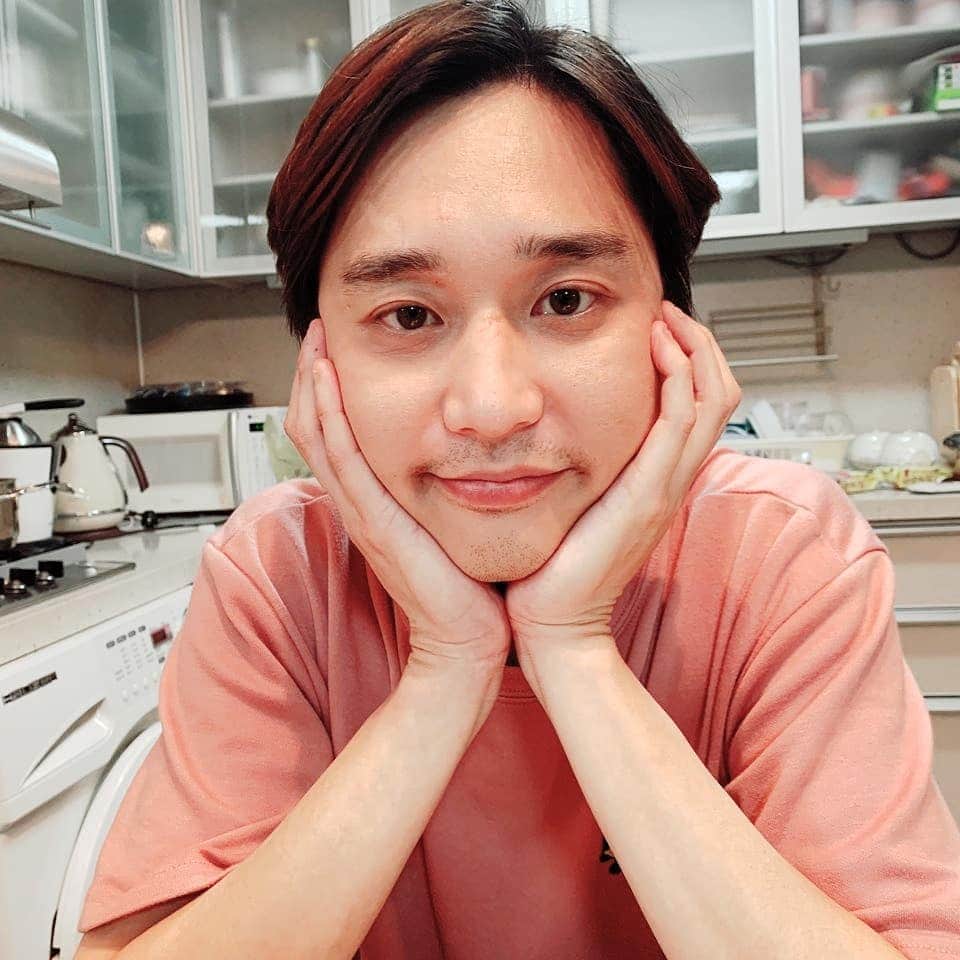 ホ・ジョンミンのインスタグラム：「재밌네 #스냅챗 중년 허정민 아이 허정민 절세미녀 허정민 패죽이고 싶은 허정민」