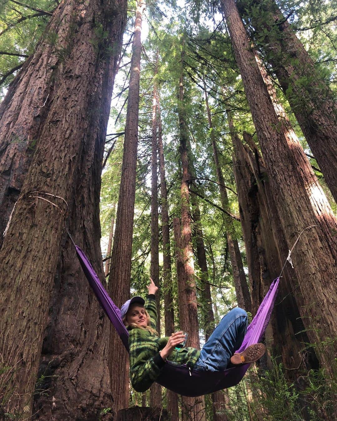 ハンネ・ギャビー・オディールさんのインスタグラム写真 - (ハンネ・ギャビー・オディールInstagram)「Fully recharged with redwood magic ✨🏕🏞 #happycamper」5月28日 2時12分 - hannegabysees