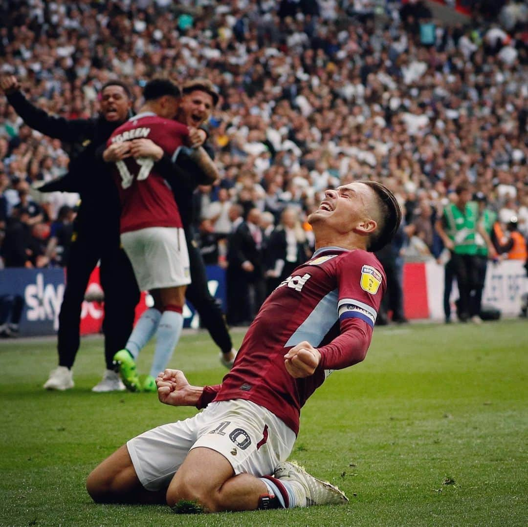 プレミアリーグさんのインスタグラム写真 - (プレミアリーグInstagram)「How it feels to be #PremierLeague 🙌 . @avfcofficial」5月28日 2時15分 - premierleague