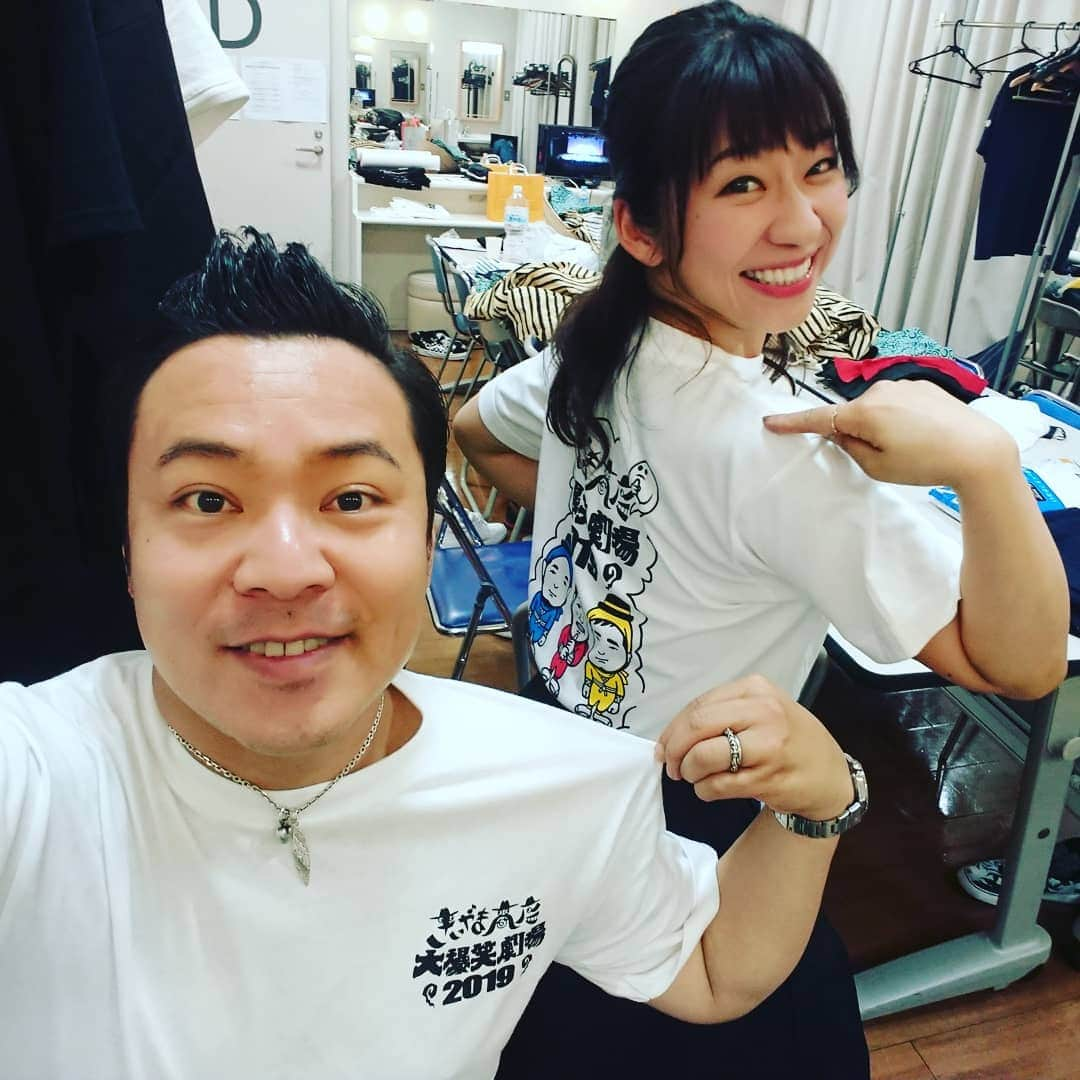 高井俊彦さんのインスタグラム写真 - (高井俊彦Instagram)「【初日満員爆笑御礼✨】 『きいやま商店大爆笑劇場』初日ー。 皆さんのおかげで大盛況で終わりました😃✌️ きいやまはめちゃめちゃ温かおもろカッコええ三人だわ‼️ お客さんも最高😃⤴️⤴️ 明日も宜しくお願いします🙇」5月28日 2時22分 - takai_toshihiko