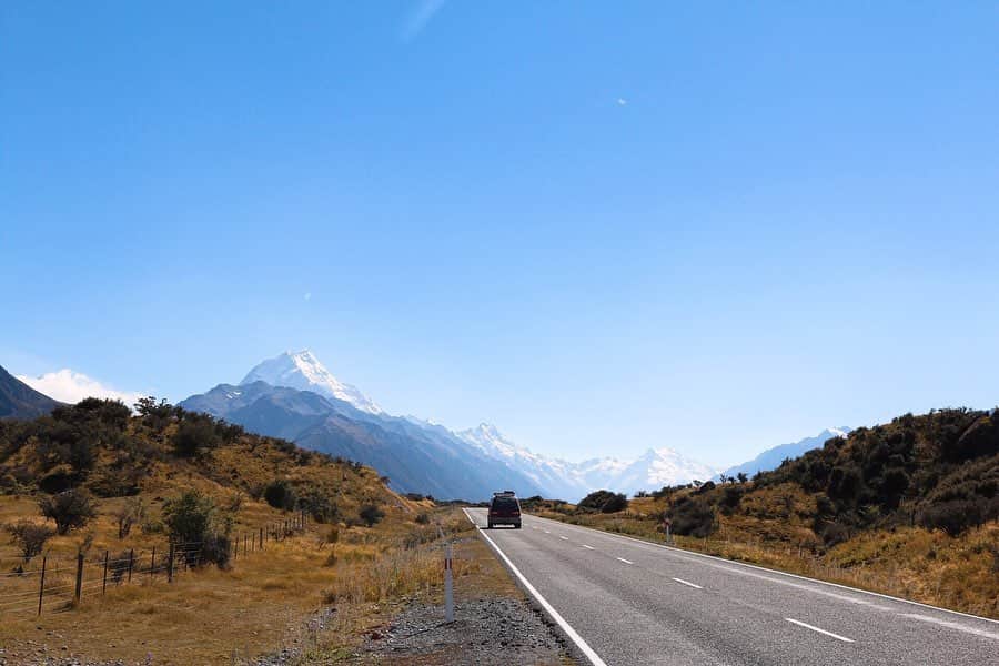 カーリー・ウォパットさんのインスタグラム写真 - (カーリー・ウォパットInstagram)「Missing these views and the days of exploring. || Mount Cook, New Zealand.  #newzealand #southisland #aoraki #campervanadventures」5月28日 2時53分 - carlywopat