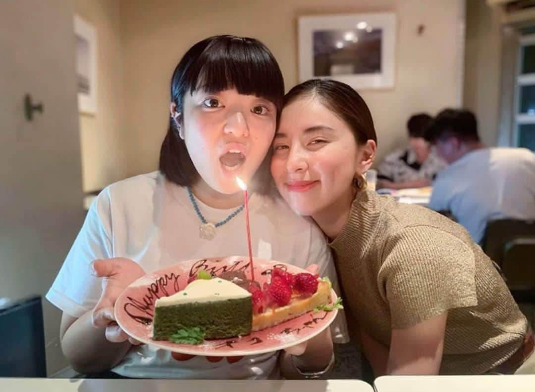 ラブリさんのインスタグラム写真 - (ラブリInstagram)「・ おこちゃんお誕生日おめでとう❤︎ お誕生日当日は いつも一緒の毎年恒例行事です。 初めてお祝いしてから数年、 また今年もお祝いできて嬉しい。 いつも本当ありがとう  @_s_hok_o_」5月28日 3時21分 - loveli_official