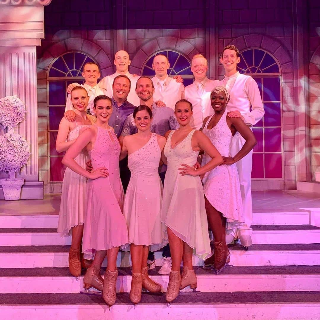 イレタ・シレテのインスタグラム：「Cool Art, Hot Ice ... Adventure of the Seas - Cast 36  #shiplife #iceshow #openingnight #royalcaribbean #adventureoftheseas #willybietakproduction #blackmuse #beauty #smiles #showgirl #allwhites #l4l #picofthecontract」