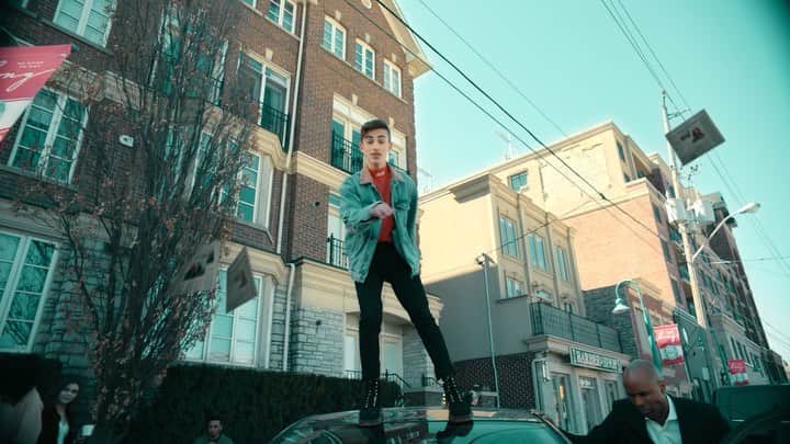 ジョニー・オーランドのインスタグラム：「#WasteMyTimeVideo this saturday at 9am EST. you guys aren’t ready for this one⏳⏳」