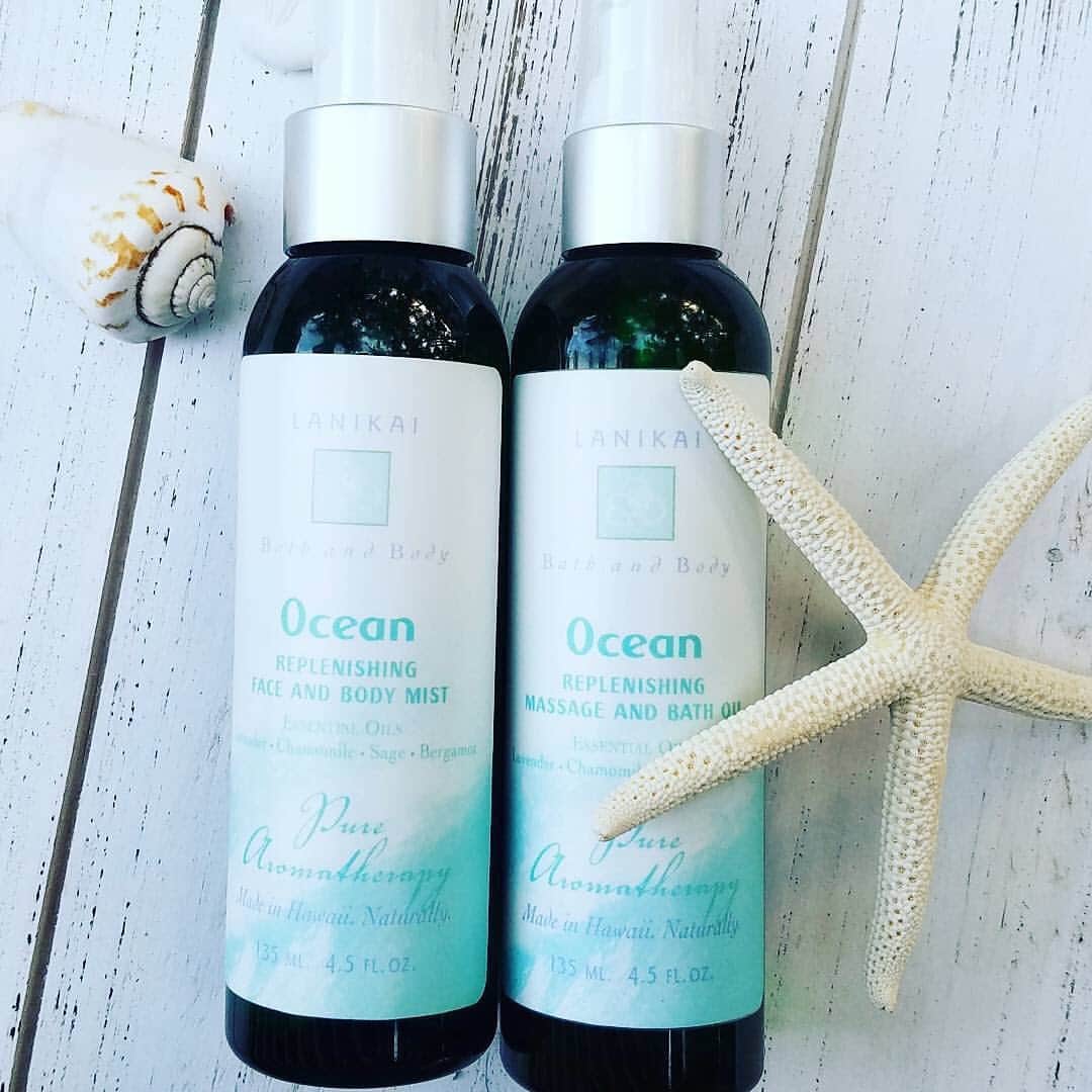 Lanikai Bath and Bodyさんのインスタグラム写真 - (Lanikai Bath and BodyInstagram)「Only a few more days left of May, you know what that means. It’s ☀️ summer time ☀️ Our aromatherapy line of refreshing mists and massage oils are perfect for this time of year 🌺」5月28日 4時47分 - lanikaibathandbody