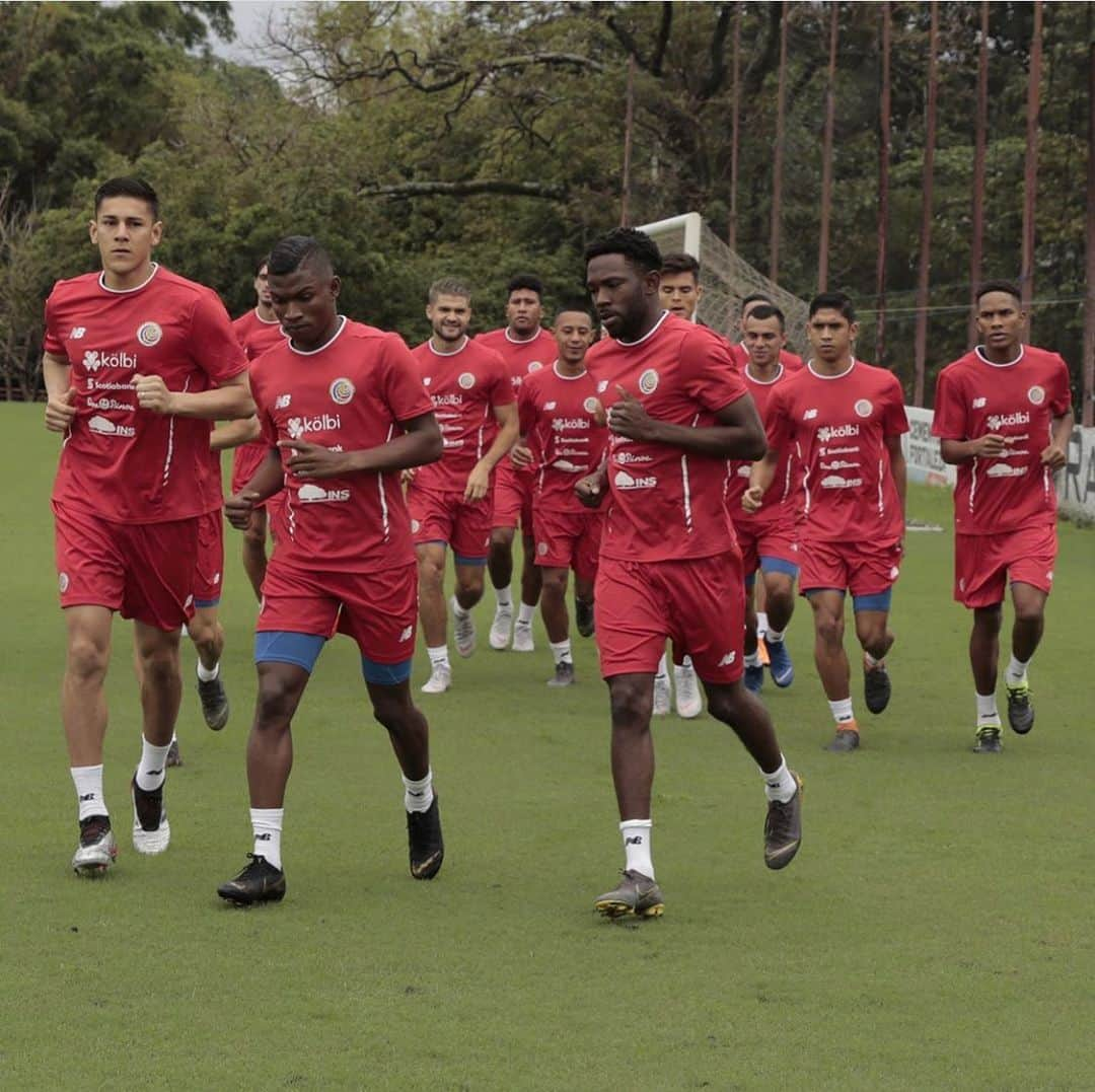 オスカル・デュアルテさんのインスタグラム写真 - (オスカル・デュアルテInstagram)「Primer entrenamiento con la #sele 🇨🇷 @fedefutbolcrc」5月28日 4時50分 - oduarte06