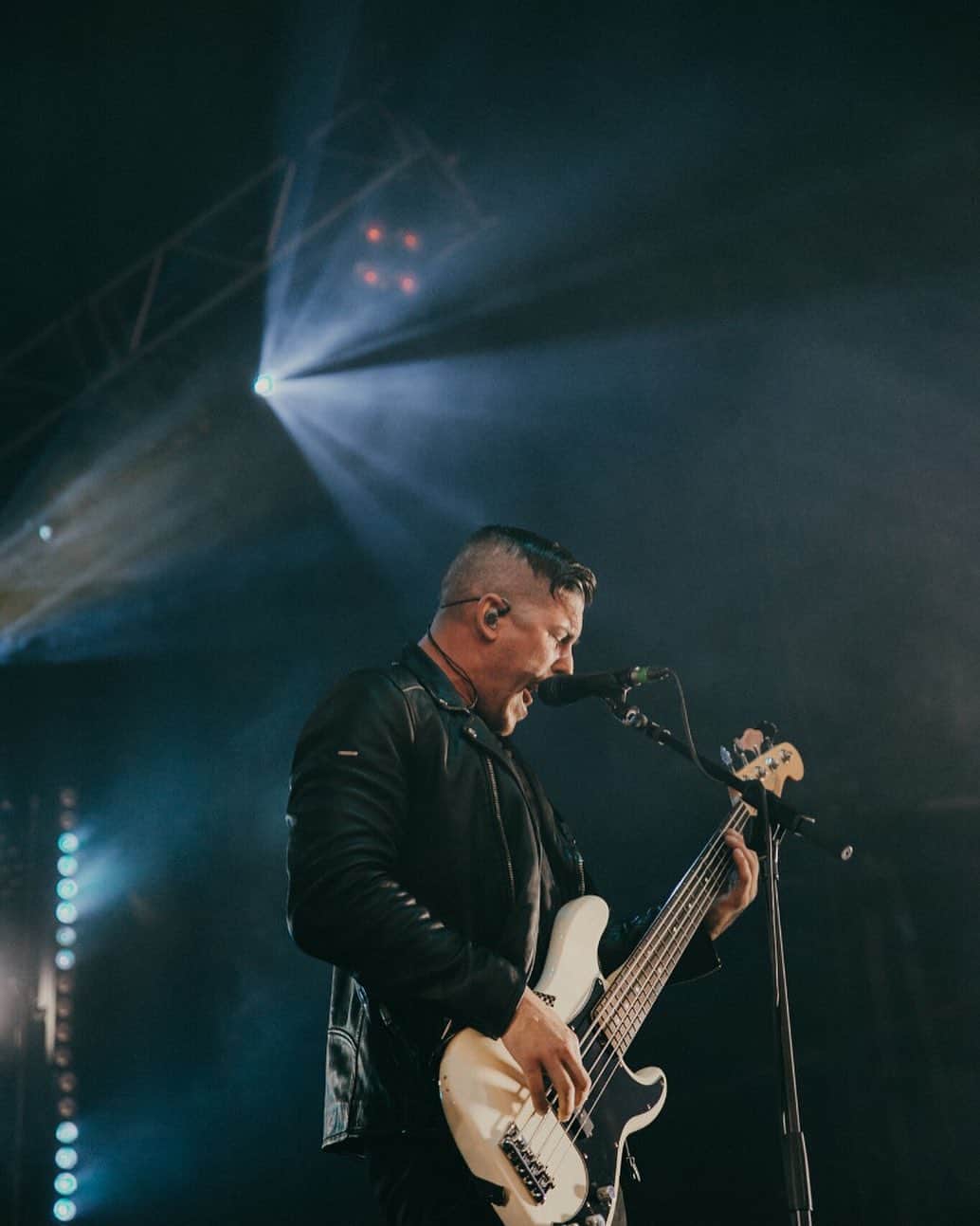 のインスタグラム：「Had such an amazing weekend at @slamdunkmusic truly an unforgettable 2 shows. Thank you to everyone who came and have supported us for many years ❤️ #blessed #music #slamdunkfestival #bass #tourlife #musician #dapper #workoutmotivation」