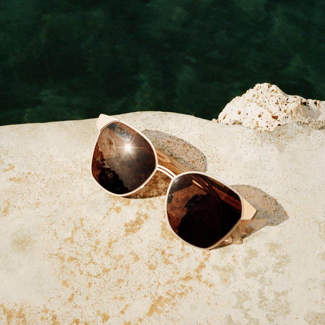 Meganさんのインスタグラム写真 - (MeganInstagram)「Zanzan MAZZINI sunglasses 〰 double-brow rose gold frames with peach detailing. Handmade in Italy. #zanzaneyewear #サングラス #선글라스 #lunettes #occhiali #sunglasses」5月28日 5時28分 - zanzan_domus