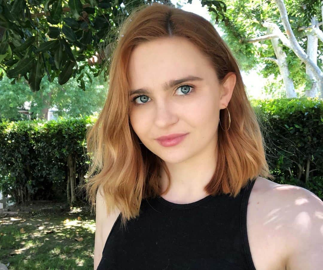 キーリー・マーシャルのインスタグラム：「LA. I thought it was supposed to be hot by now??」