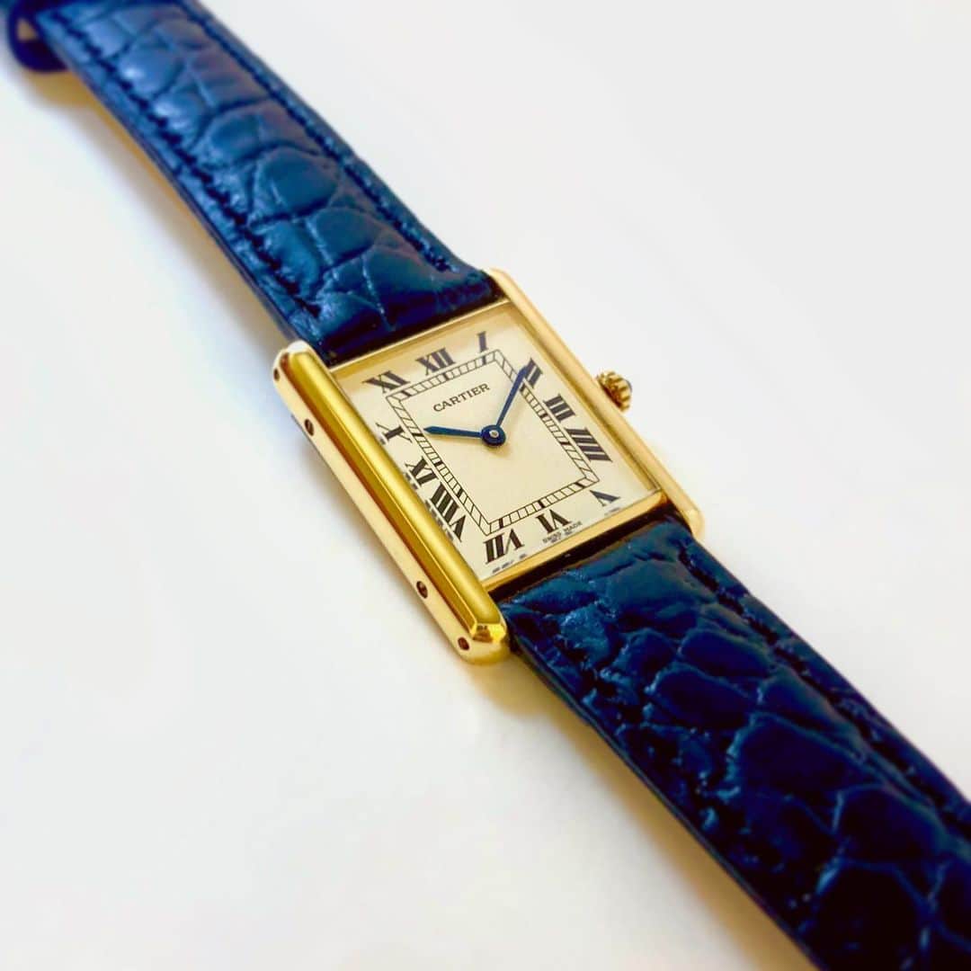 HIROBさんのインスタグラム写真 - (HIROBInstagram)「【名古屋パルコ】  CARTIER TANK LC ¥555,000 +tax  希少な18KYGのタンクとなります。 パーティ&セール期間中に是非お買い求め下さい。(〜5/28)  是非お越し下さいませ。 ☎︎052-238-2075  #baycrews #hirob #vintage #vintagewatch #antiquewatch #fashion #ootd #accessories  #rolex #rolexoyster #cartier #omega #tiffany #chanel #cartiertank  #ベイクルーズ #ヒロブ #アンティーク #ヴィンテージ #アクセサリー #レディースウォッチ #カルティエ #タンク #parco #名古屋パルコ #お洒落さんと繋がりたい #おしゃれさんと繋がりたい」5月24日 11時02分 - hirob.jp