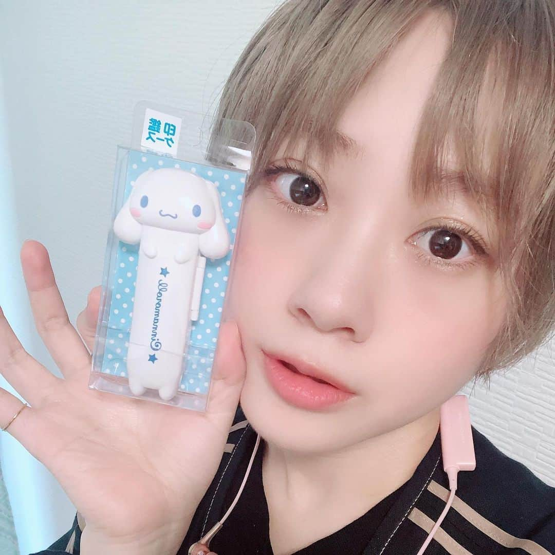 安住麻里さんのインスタグラム写真 - (安住麻里Instagram)「シナモンくんの印鑑ケース！！！ 胴長でかわいい！！！！ #シナモロール #シナモン #シナモンくん #サンリオ #印鑑ケース #自撮り #ハロスイアンバサダー  #サンリオ好き @hello_sweetdays」5月24日 9時31分 - azumari12