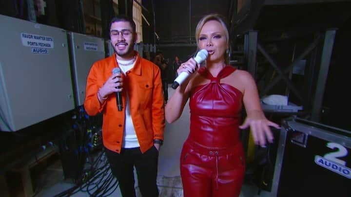 Eliana Michaelichin Bezerraのインスタグラム：「Bora dar muita risada, se emocionar e se divertir com o meu programa? Então te espero domingo, às 15h, no SBT. Vem!! 😊 #eliana #kevinho #programaeliana #famososdainternet」
