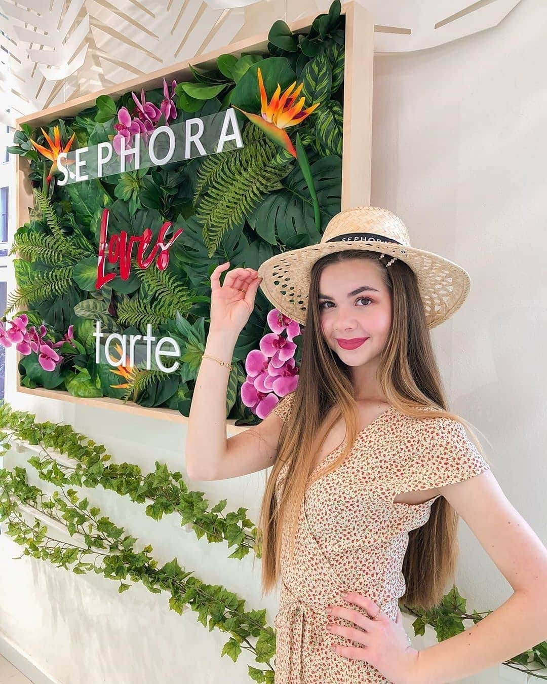 Tarte Cosmeticsさんのインスタグラム写真 - (Tarte CosmeticsInstagram)「We're having SO much fun in beautiful Ibiza with this beauty @kompleksiara! 💜💜💜 #Sephoralovestarte」5月24日 9時32分 - tartecosmetics