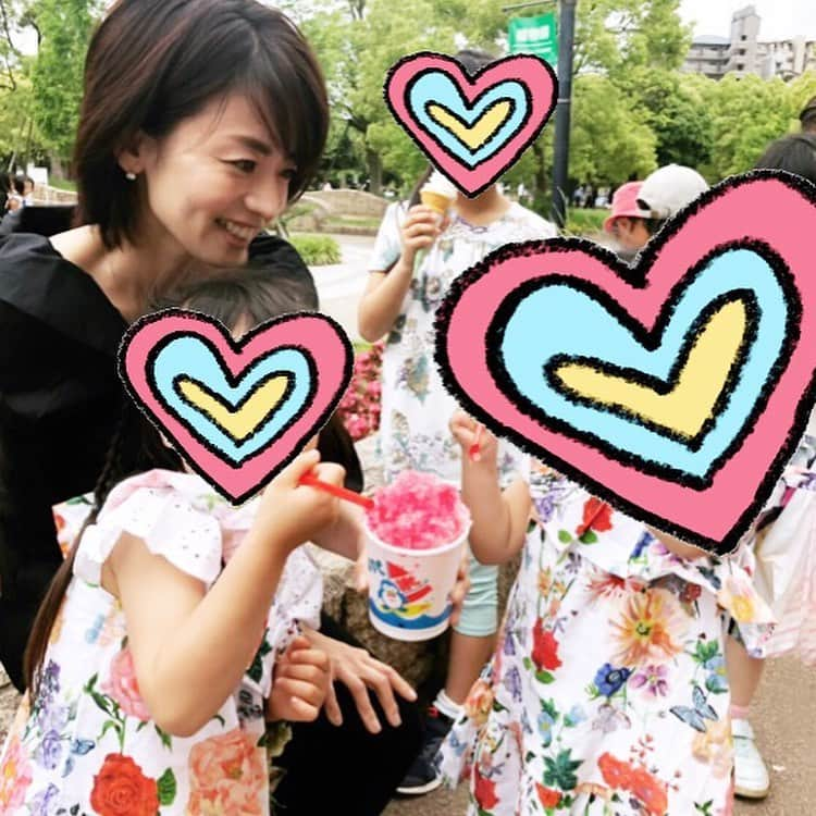 佐々木梨絵さんのインスタグラム写真 - (佐々木梨絵Instagram)「先週末、友人にお誘いいただき、BBQに参加しました🍖  まだ5月ですが、真夏のようです。  野上議員の娘さんも一緒にパチリ📷 プリンセス軍団です👸🏻 子どもたちも大はしゃぎで、とても楽しいひとときでした😊  ありがとうこざいました❣️ #養育里親 #市会議員 #bbq #長居公園 #子育て」5月24日 9時34分 - sasaki__rie