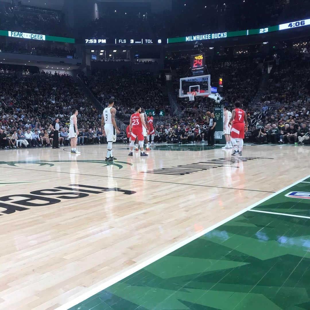 アーロン・ロジャースさんのインスタグラム写真 - (アーロン・ロジャースInstagram)「Game 5. @bucks #」5月24日 9時55分 - aaronrodgers12