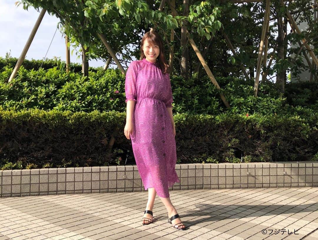 フジテレビ「めざましテレビ」さんのインスタグラム写真 - (フジテレビ「めざましテレビ」Instagram)「5月20日（月）きょう何着て行く？ ・ ファッション雑誌CanCamとコラボしたお天気コーナー「きょう何着て行く？」 阿部華也子ちゃんの毎日のコーデを紹介♪ ・ 【きょうのコーデ】 ワンピース→#EMMELREFINES 1万8000円 靴→#CAMILLEBISRANDA 7900円 ピアス→#Phoebe+ 3200円 ・ 【コーデのポイント】 小花柄にウッド調のフロントボタンが どこかノスタルジックな雰囲気のワンピース👗 足元は夏に向けて人気上昇中のクリア素材の サンダルで季節を先取りしました👡 ・ #めざましテレビ #きょう何着て行く？ #阿部華也子 #今日のコーデ#コーデ #CanCam #今日のファッション#ootd #きょう何着て行く？は月〜金朝6時22分ごろ放送！」5月24日 10時04分 - mezamashi.tv