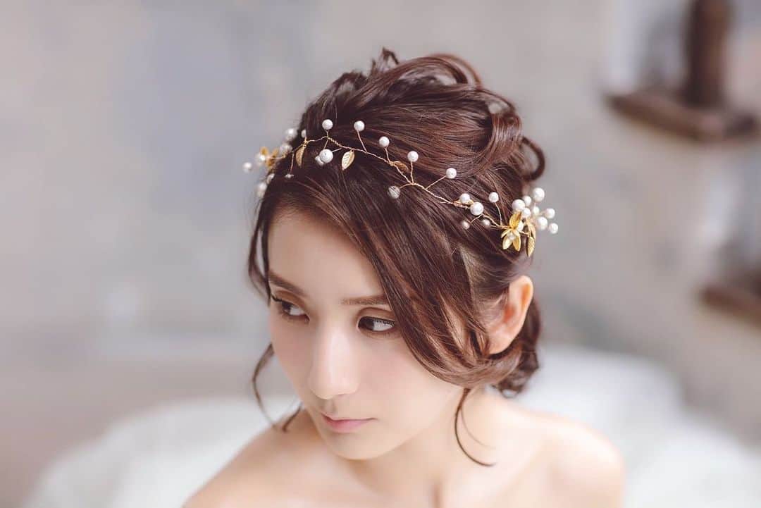 高橋美咲さんのインスタグラム写真 - (高橋美咲Instagram)「. 先日撮影したヘアアクセサリーブランド @cheriecouture.love.happy のHPとinstgramが出来上がりました。 全て手作りで1点もので可愛いデザインばっかり🦋 . #ヘアアクセサリー #ドレスヘアアレンジ #ショートボブアレンジ #cheriecouture #weddingdress #hairaccessories」5月24日 10時04分 - misaki_saunner_