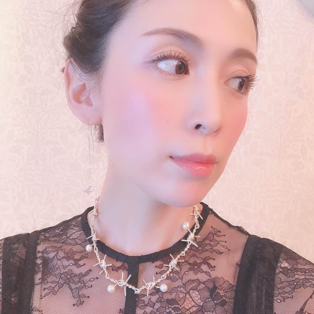 雛形あきこさんのインスタグラム写真 - (雛形あきこInstagram)「今日はフォーマル アクセサリー #emgrp #ピアスの左右違うの」5月24日 10時15分 - akiko_hinagata