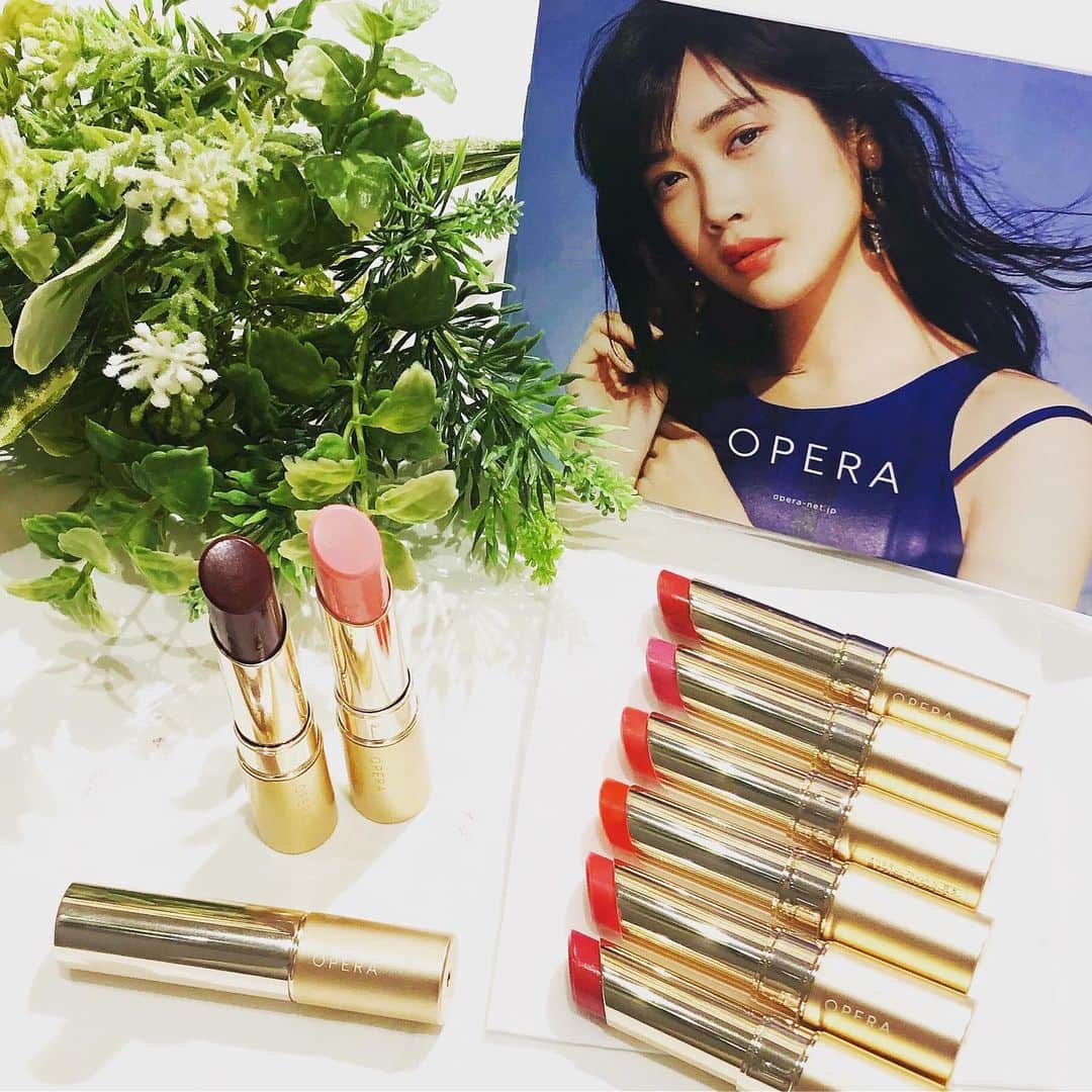 クレームエルージュのインスタグラム