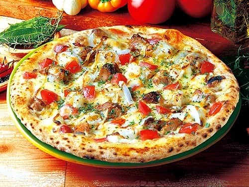 宅配ピザ「ナポリの窯」さんのインスタグラム写真 - (宅配ピザ「ナポリの窯」Instagram)「週末は暑くなりそうです^^;﻿ そんな日はおうちでデリバリーピザがおすすめ🍕﻿ ﻿ 照焼きチキンと北海道ポテトのピッツァ﻿ ﻿ 本国イタリアでは食べられない、ナポリの窯のジャパニーズピザです♪﻿ 日本人の大好きな照焼きソースをベースに、炭火焼きチキン、北海道ポテトなどをトッピングした、お子様から大人まで大人気のピザ。﻿ 一口食べたら笑顔が溢れます♡﻿ ﻿ #ナポリの窯 ﻿﻿﻿﻿﻿﻿﻿﻿﻿﻿﻿﻿ #ナポリ ﻿﻿﻿﻿﻿﻿﻿﻿﻿﻿﻿﻿ #ピザパーティー ﻿﻿﻿﻿﻿﻿﻿﻿﻿﻿﻿﻿ #ピザパ ﻿﻿﻿﻿﻿﻿﻿﻿﻿﻿﻿﻿ #ランチ ﻿﻿﻿﻿﻿﻿﻿﻿﻿﻿﻿﻿ #ディナー ﻿﻿﻿﻿﻿﻿﻿﻿﻿﻿﻿﻿ #🍕 #ピザ ﻿﻿﻿﻿﻿﻿﻿﻿﻿﻿﻿﻿ #ピッツァ﻿﻿﻿﻿﻿﻿﻿﻿﻿﻿﻿﻿ #宅配ピザ ﻿﻿﻿﻿﻿﻿﻿﻿﻿﻿﻿﻿ #デリバリーピザ ﻿﻿﻿﻿﻿﻿﻿﻿﻿﻿﻿﻿ #おいしい ﻿﻿﻿﻿﻿﻿﻿﻿﻿﻿﻿﻿ #美味しい ﻿﻿﻿﻿﻿﻿﻿﻿﻿﻿﻿﻿ #美味しいピザ ﻿﻿﻿﻿﻿﻿﻿﻿﻿﻿﻿﻿ #手作りピザ ﻿﻿﻿﻿﻿﻿﻿﻿﻿﻿﻿﻿ #アツアツ﻿﻿﻿﻿﻿﻿ #チーズ ﻿﻿﻿﻿﻿﻿﻿﻿﻿﻿﻿﻿ #イタリアン　﻿﻿﻿﻿﻿﻿﻿﻿﻿﻿﻿﻿ #パスタ ﻿﻿﻿﻿﻿﻿﻿﻿﻿﻿﻿﻿ #dinner ﻿﻿﻿﻿﻿﻿﻿﻿﻿﻿﻿﻿ #lunch ﻿﻿﻿﻿﻿﻿﻿﻿﻿﻿﻿﻿ #pizza ﻿﻿﻿﻿﻿﻿﻿﻿﻿﻿﻿﻿ #instagood ﻿﻿﻿﻿﻿﻿﻿﻿﻿﻿﻿﻿ #instafood ﻿﻿﻿﻿﻿﻿﻿﻿﻿﻿﻿﻿ #italian ﻿﻿﻿﻿﻿﻿﻿﻿﻿﻿﻿ #暑い日」5月24日 10時40分 - napolinokama