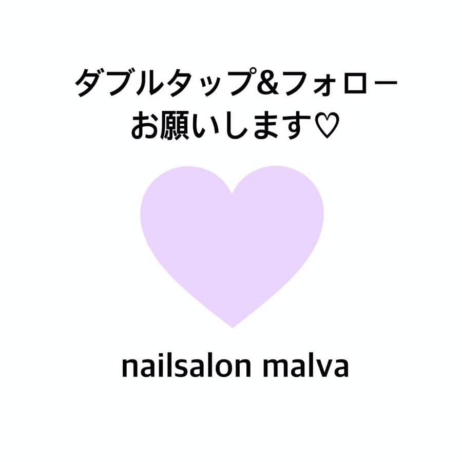 nailsalon malva（ネイルサロンマルヴァ）さんのインスタグラム写真 - (nailsalon malva（ネイルサロンマルヴァ）Instagram)「新色のオーロラの輝きがキレイなラメホロにクリスタルのストーンをポイントにしたデザイン✨  こちらは華奢アートキャンペーンでご予約出来ます💕  nailsalon malva  ご予約はLINEからがオススメです☆ 🌙原宿LINE ID→《@malva》 ※@を忘れずに‼︎ 全てのアートや料金表はHPより http://www.malvanail.com/sp/  #malva#マルヴァ#ネイル#gelnail#nail#nailart#naildesign#nailstagram#ジェル#gel#ジェルネイル#ネイルデザイン#原宿ネイル#nailsalon#ネイルサロン#ネイルチップ#森絵里香#malvaネイル#malvanail#ネイリスト募集#美甲#ロシアンマニキュア#ハンドネイル#オーロラネイル」5月24日 10時52分 - malva_nail