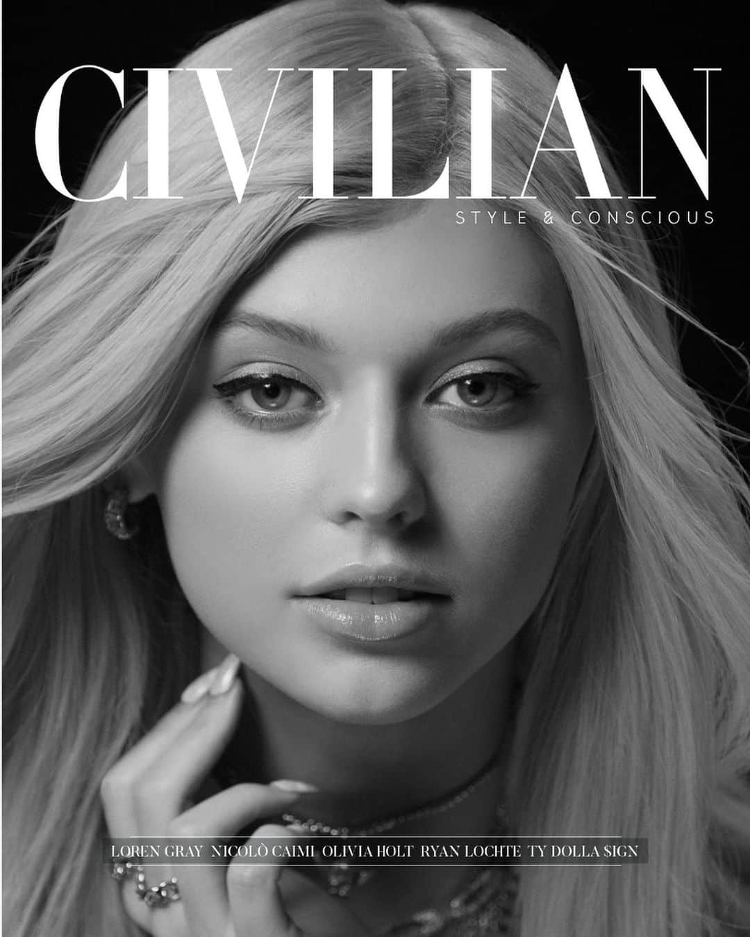 ローレン・グレイさんのインスタグラム写真 - (ローレン・グレイInstagram)「first cover @civilian_mag thank you 🖤」5月24日 2時03分 - loren