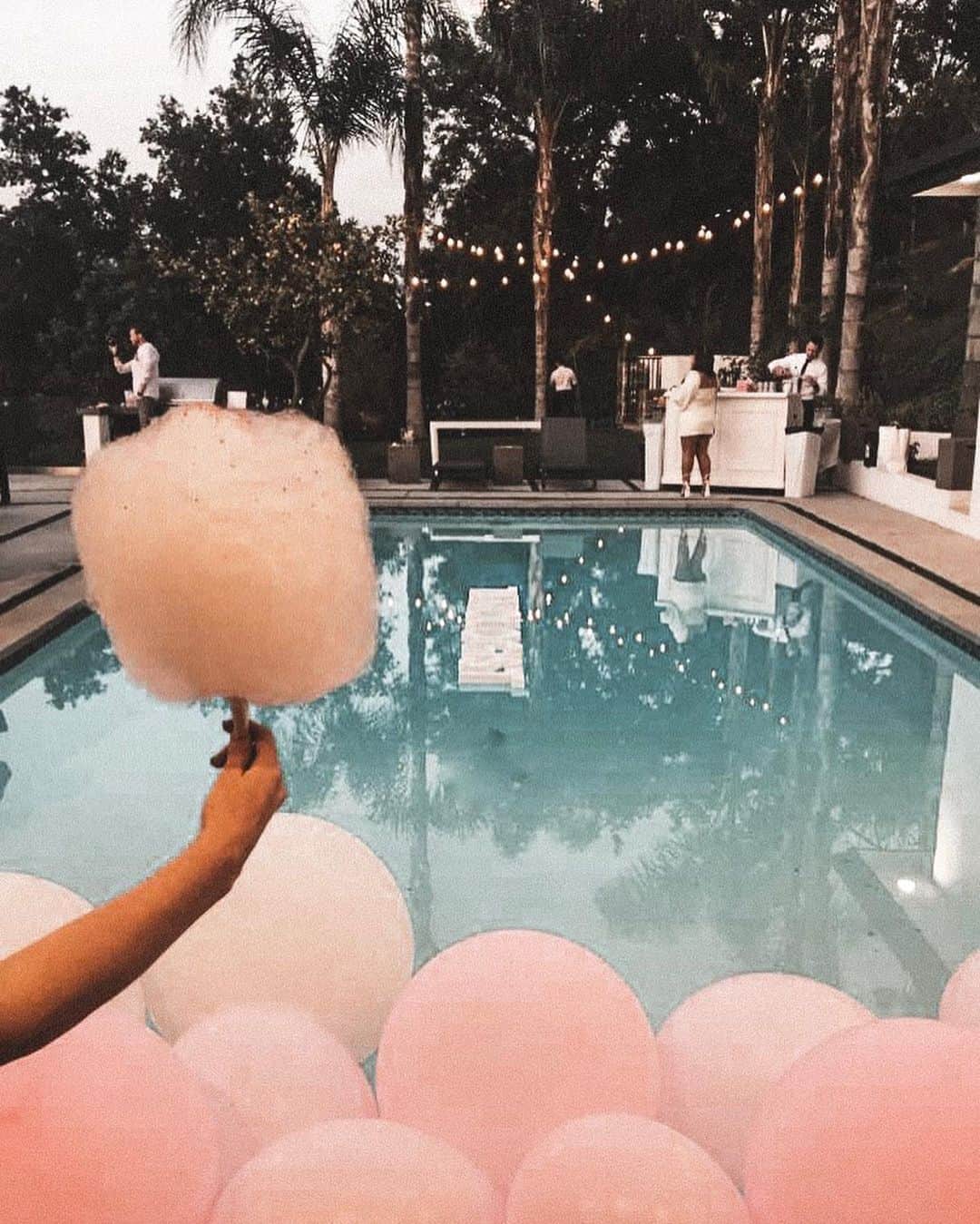 ルー・ティーズデールのインスタグラム：「TANOLOGIST USA 🇺🇸🇺🇸🇺🇸🇺🇸 @tanologisttan @target 💘」