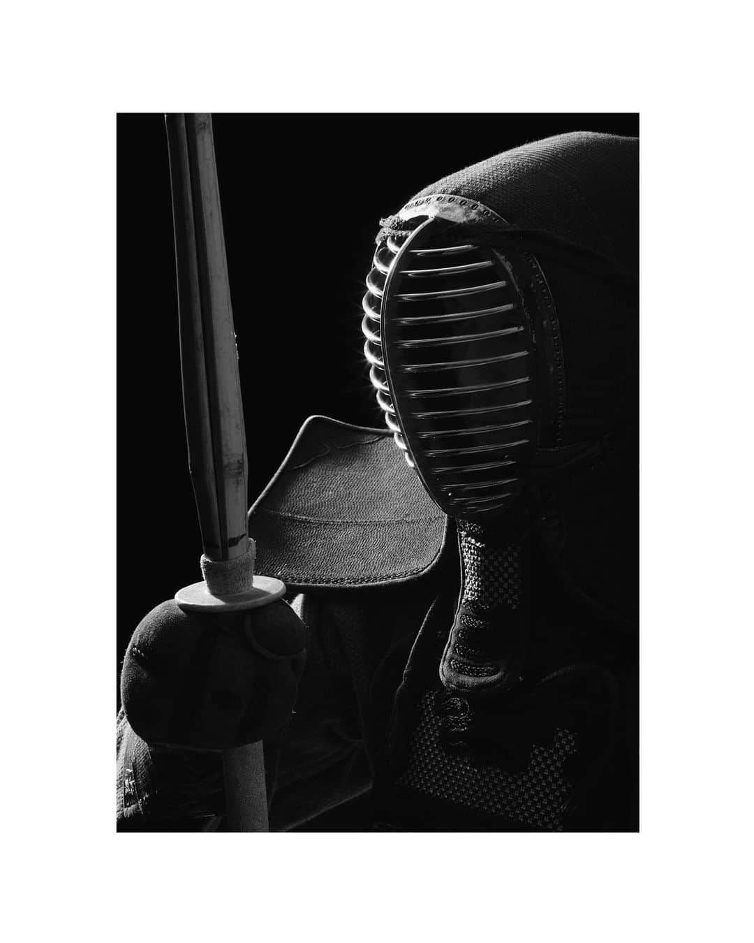 デイビット・ユーマンさんのインスタグラム写真 - (デイビット・ユーマンInstagram)「The way of the sword. • Kendo, a Japanese martial art, transformed traditional samurai swordsmanship into a modern fighting style practiced around the world. See how we bring classic art into the modern day with new additions to our Waves Collection. • #DavidYurmanMen  Photo by Nao Imai / Aflo / Getty Images」5月24日 2時39分 - davidyurmanmen