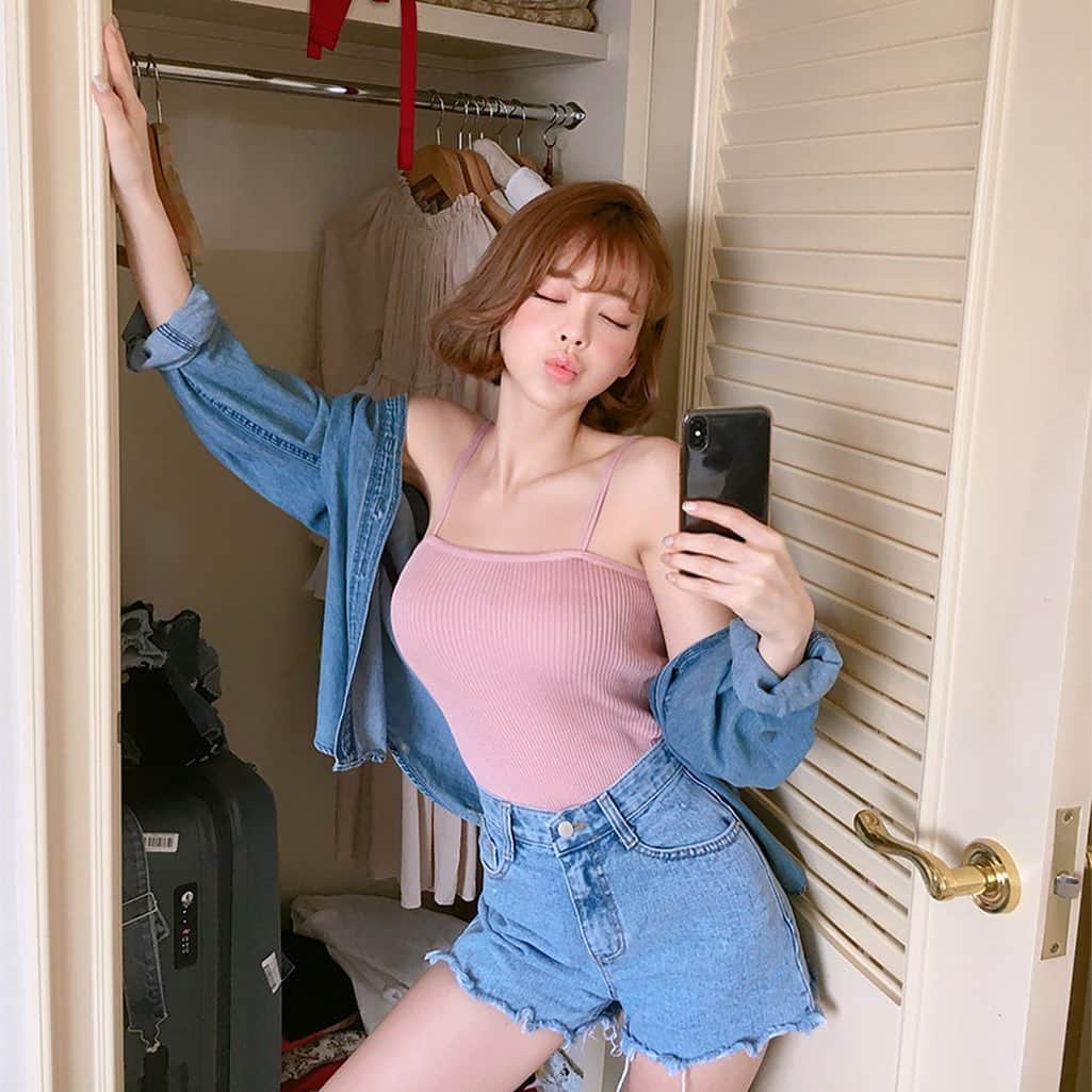 Chuuのインスタグラム：「여기저기 입기 좋은 슬리브리스💓#chuuseoul」