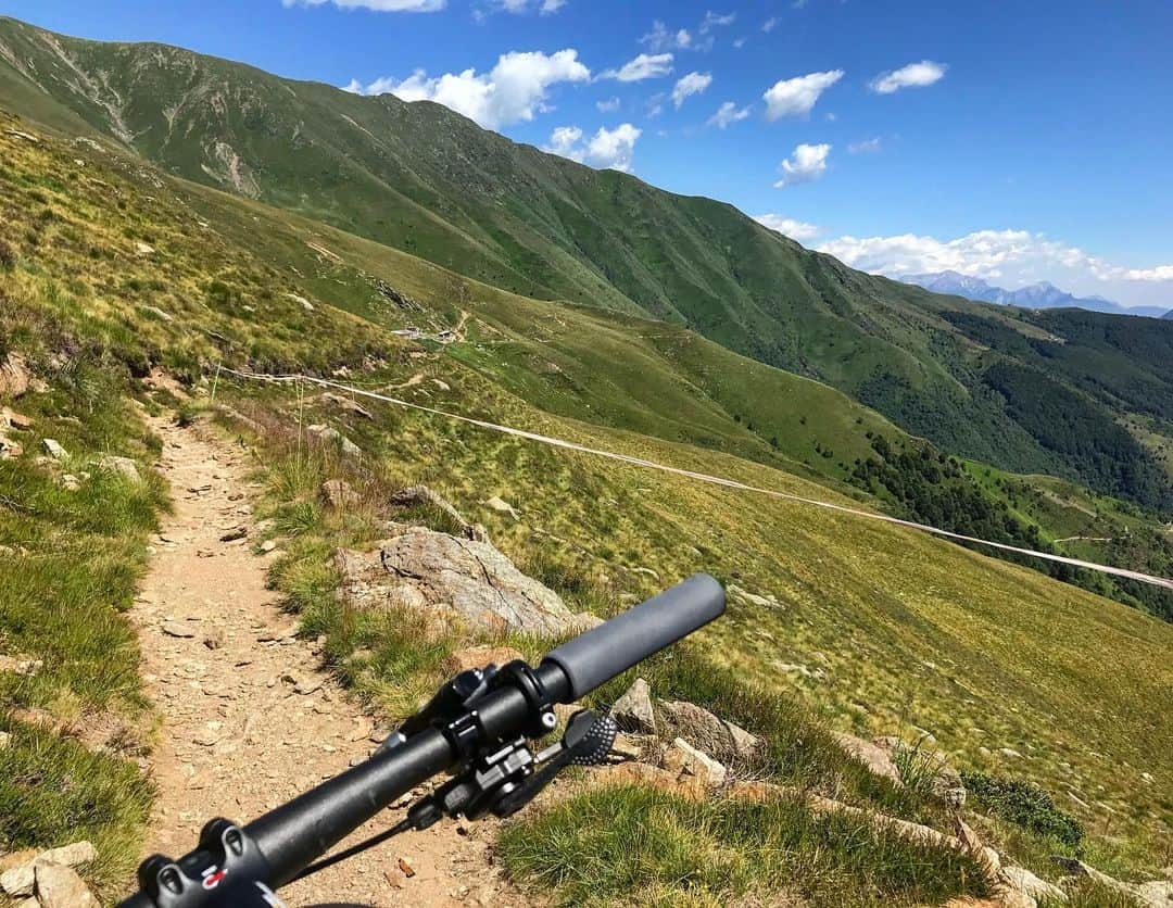 フェルナンド・アロンソさんのインスタグラム写真 - (フェルナンド・アロンソInstagram)「Veranito!! 😀😀😀 #summer #sport #enjoying 🚴‍♂️🚴‍♂️🚴‍♂️」5月24日 3時19分 - fernandoalo_oficial