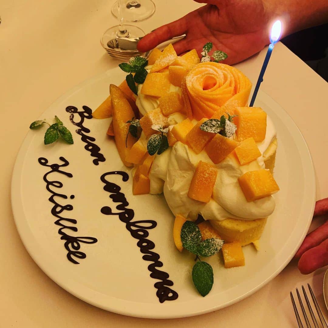 志摩有子さんのインスタグラム写真 - (志摩有子Instagram)「旦那さまの誕生日でピアットスズキへ。バースデーケーキはマンゴーモリモリのロールケーキ（バースデーソング付き）おめでとう㊗️🎉🎉💕」5月24日 3時55分 - ariko418