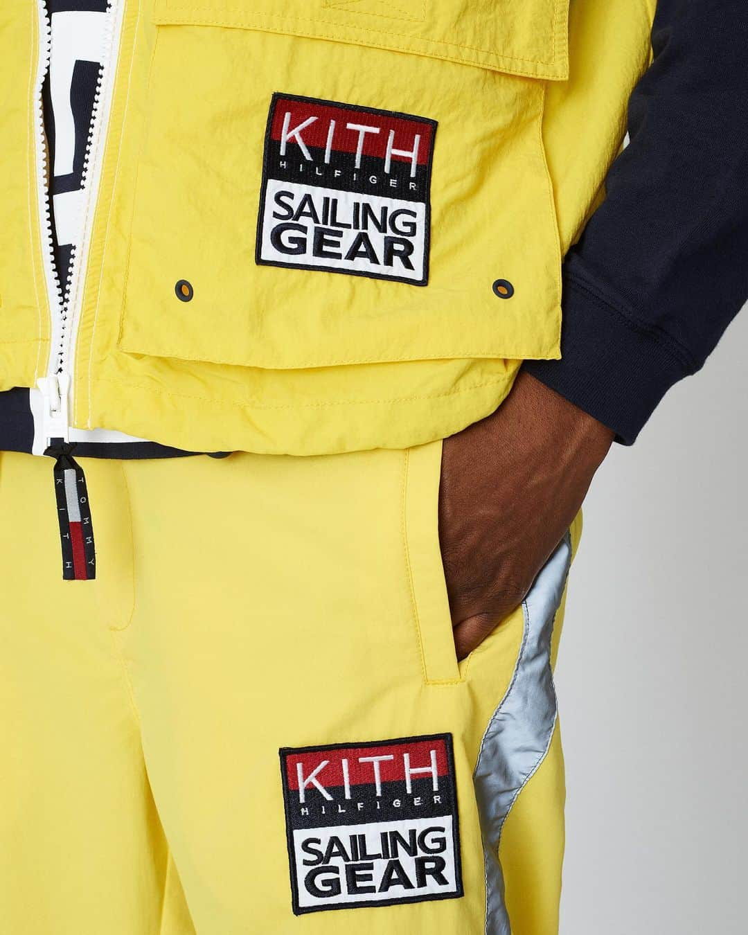 Tommy Hilfigerさんのインスタグラム写真 - (Tommy HilfigerInstagram)「Discover the details.  @kith x #TommyHilfiger SS19 releasing tomorrow at all #Kith shops at 11AM EST on Kith.com.」5月24日 3時58分 - tommyhilfiger