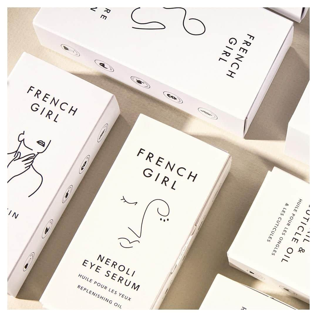 FRENCH GIRLさんのインスタグラム写真 - (FRENCH GIRLInstagram)「Unpacking some new goodies!⠀ ⠀ #cleanbeautyrevolution #packagingdesign #newlook#skincarecommunity #linedrawing #frenchgirlbeauty #ecoluxe #sustainableluxury #frenchgirlorganics」5月24日 4時00分 - frenchgirlorganics