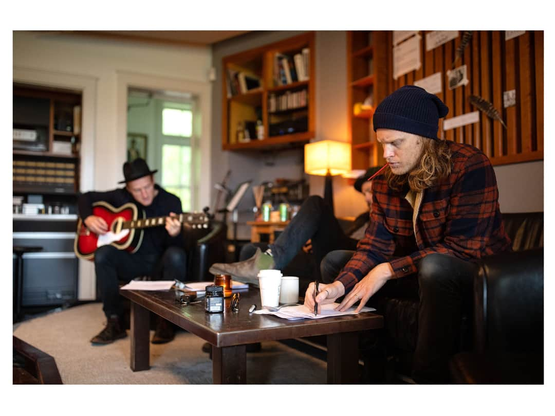 The Lumineersさんのインスタグラム写真 - (The LumineersInstagram)「Our friend @petesouza stopped by for a few days to check out the recording process. We were in the process of recording ‘Donna’ and ‘Life In The City’. The moments he captured are absolutely stunning.」5月24日 4時06分 - thelumineers