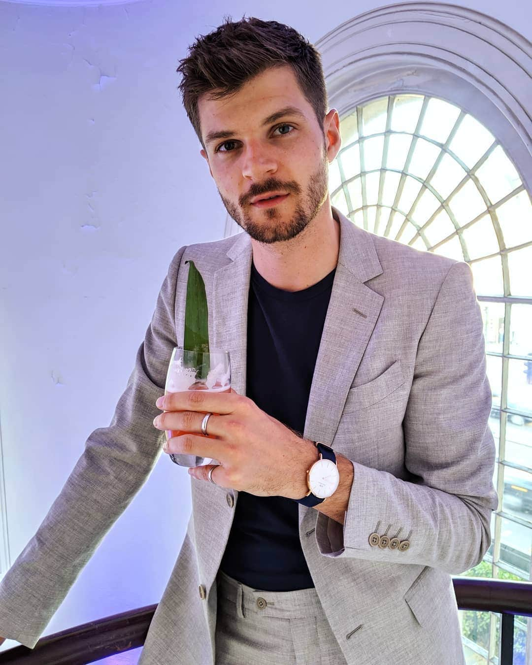 ジム・チャップマンさんのインスタグラム写真 - (ジム・チャップマンInstagram)「#AD | Great night with @danielwellington at the Blogosphere Influencer Awards. You can use my code ‘JIMCHAPMAN’ for 15% off at www.danielwellington.com and in their UK stores! #danielwellington」5月24日 4時16分 - jimchapman