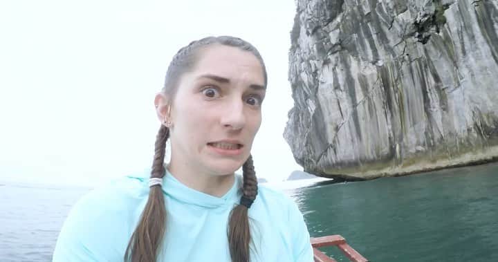 マウンテンハードウェアのインスタグラム：「Deep water soloing—psicobloc… Let’s just call it like it is: really long, super scary, stomach-in-your-throat falling. 🎥: @louderthan11.」
