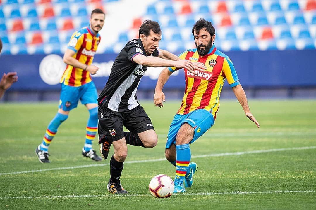 レバンテUDさんのインスタグラム写真 - (レバンテUDInstagram)「📸 | VI Corporate Day - Press Day 🐸 ---- #OrgullGranota #MachoLevante #LevanteUD #Press #Corporate #Laliga #futbol #football」5月24日 4時42分 - levanteud