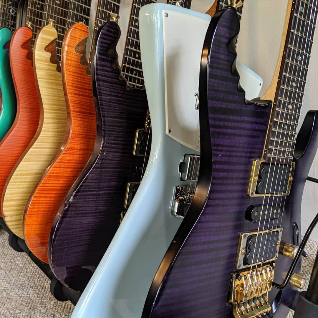 DragonForceさんのインスタグラム写真 - (DragonForceInstagram)「What's that in the middle? Weird!  Streaming random guitar @dragonforcehq songs playthrough today on @hermanli @twitch Thursday 2pm PT / 5pm ET / 10pm UK Twitch.tv/hermanli  #dragonforce #hermanli #livestream #guitarist #guitarsolo #guitarhero #ibanez #guitars #guitar #heavymetal #extremepowermetal #powermetal」5月24日 4時58分 - dragonforcehq
