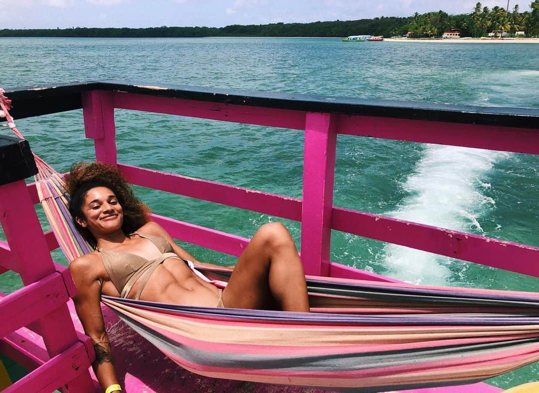 ジョディ・ウィリアムズのインスタグラム：「I’m pleased to be chilling in the West Indies 🏝」