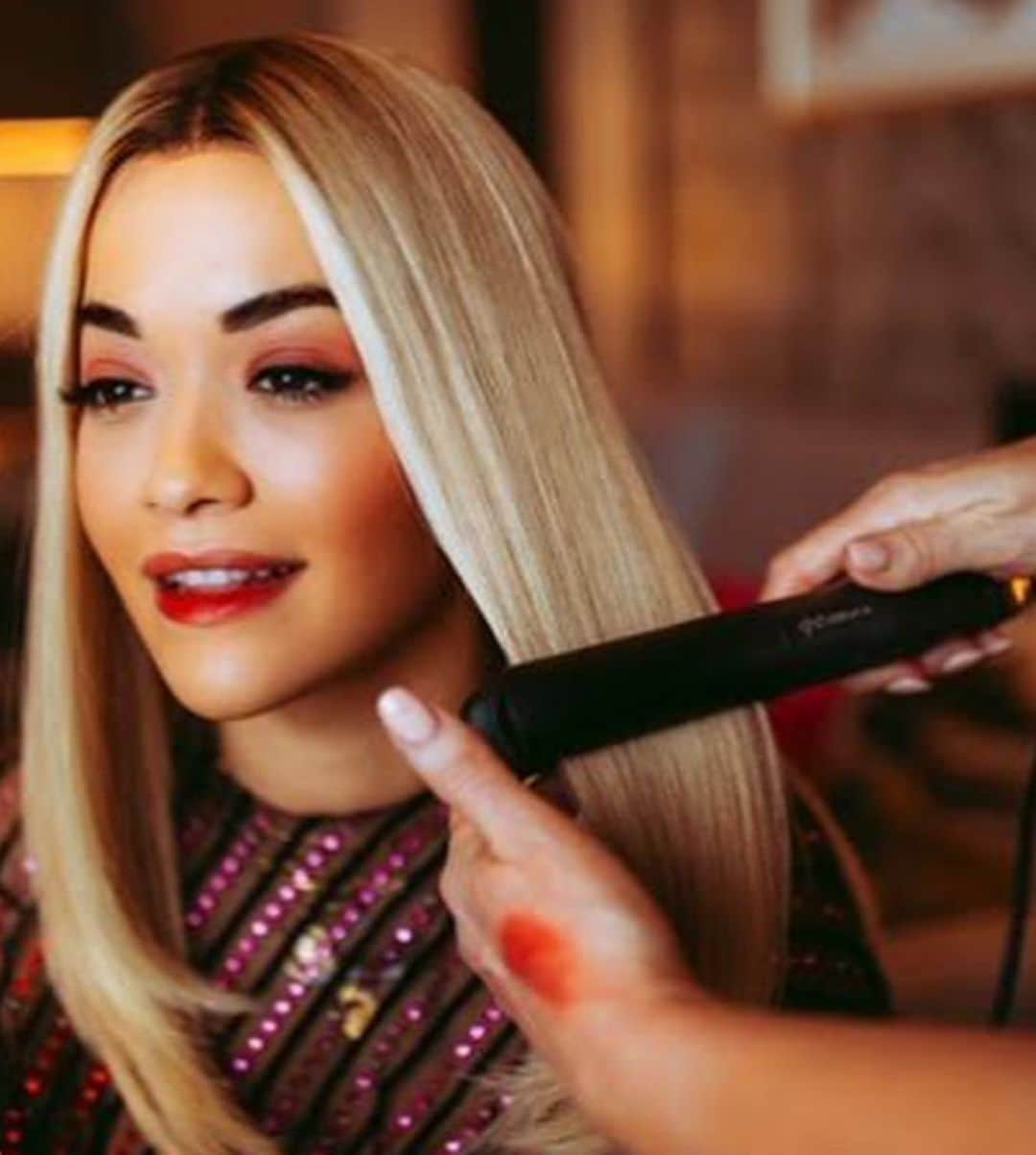 ghd hairさんのインスタグラム写真 - (ghd hairInstagram)「ghd will never let you down 😏🙌 the babe @ritaora styled with #ghdplatinumplus on the #PhoenixTour 💋 #ghd #ghdhair #goodhairday #straighthair #hairgoals #hairinspiration #hair #ritaora #hairstyles」5月24日 5時06分 - ghdhair