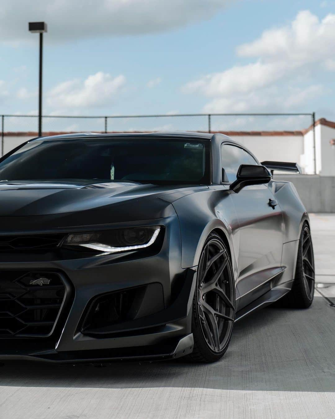 CARLiFESTYLEさんのインスタグラム写真 - (CARLiFESTYLEInstagram)「Stealthy Camaro on @brixtonforged wheels. What do you guys think? Owner @gabe.design #carlifestyle」5月24日 5時14分 - carlifestyle