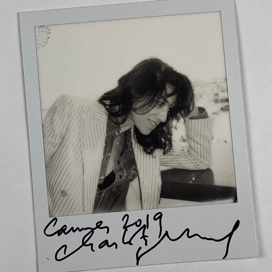 Vogue Parisさんのインスタグラム写真 - (Vogue ParisInstagram)「Polaroids from Cannes: @CharlotteGainsbourg, at the film festival presenting the film ‘Lux Æterna’ directed by Gaspard Noé, a collaborative project with @AnthonyVaccarello and @YSL. See our interview with the actress now via our stories. #Cannes2019 #CharlotteGainsbourg」5月24日 5時09分 - voguefrance