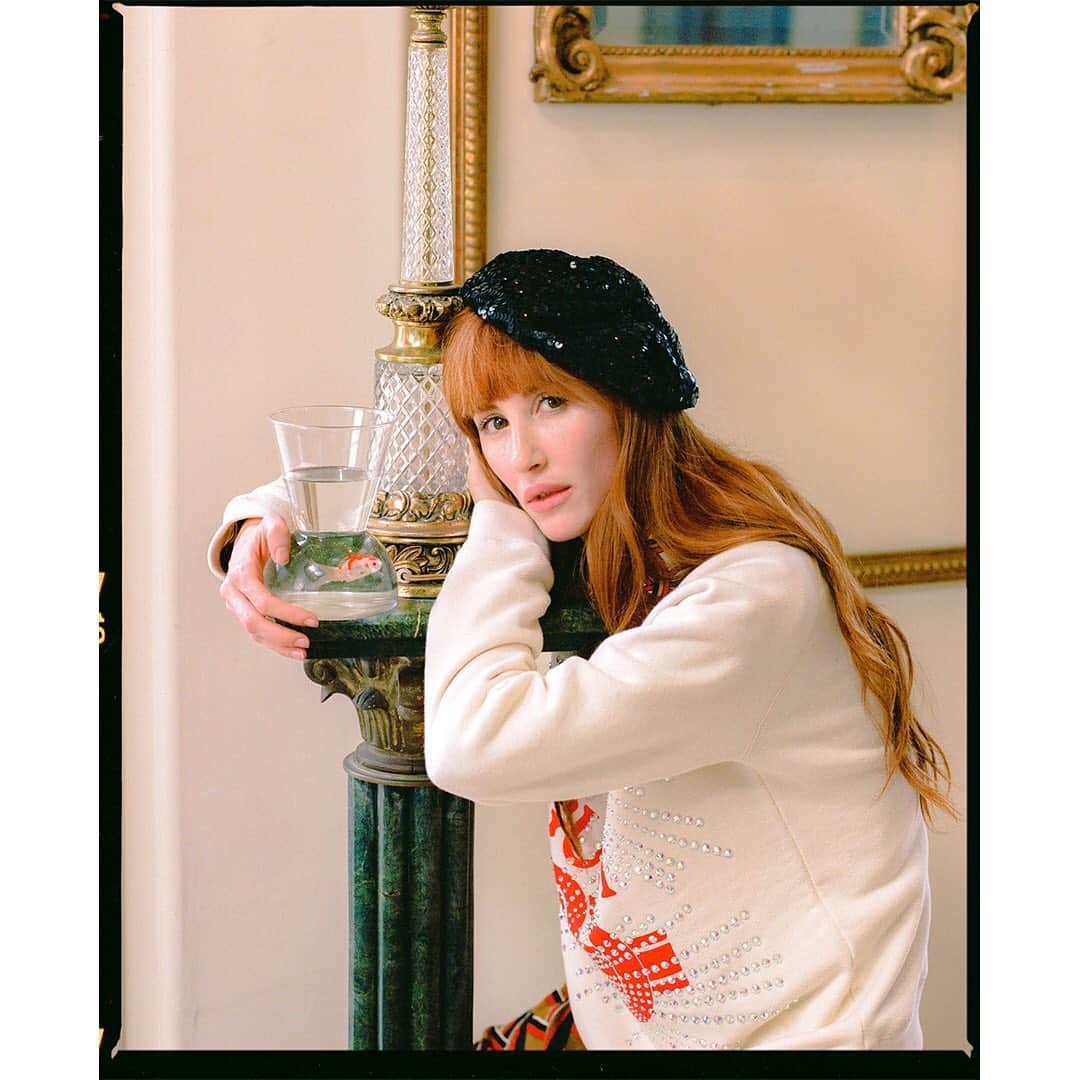 Faith Picozziさんのインスタグラム写真 - (Faith PicozziInstagram)「Gucci Mansion 5️⃣ 📸 @burrent 🕺📷@garrettremy 👗 @faithpicozzicreative @gucci @alessandro_michele 💥 #gucci #alessandromichele #fashion #style #redhead #model #film #120film #mediumformat」5月24日 5時10分 - faithpicozzi