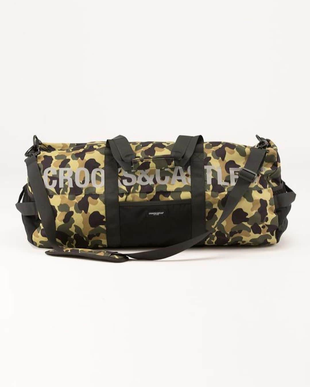 Crooks & Castlesさんのインスタグラム写真 - (Crooks & CastlesInstagram)「// JUST DROPPED // CROOKS N CASTLES DUFFLE BAGS // IN CAMO & BLACK . #CROOKS #CASTLES #CROOKSNCASTLES #CROOKSANDCASTLES #CSTC #NEWDROP #DROP」5月24日 5時35分 - crooksncastles